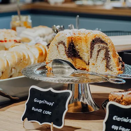 Levy's & Breakfast 4*