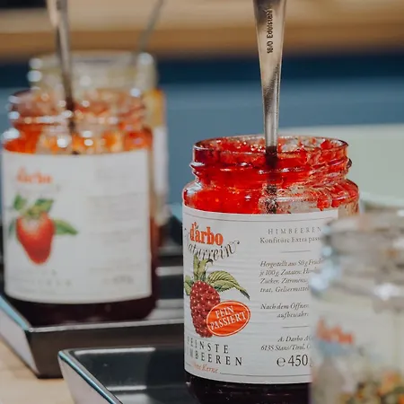 Levy's & Breakfast فندق 4*