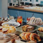 Hotel Levy's & Breakfast 4*