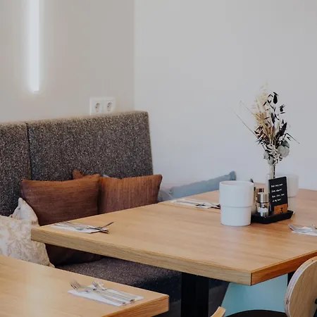 Levy's & Breakfast Hotel