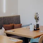 Levy's & Breakfast Hotel