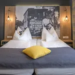 Levy's & Breakfast Hotel
