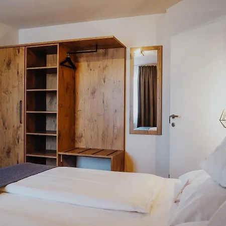 Levy's & Breakfast Hotel 4*