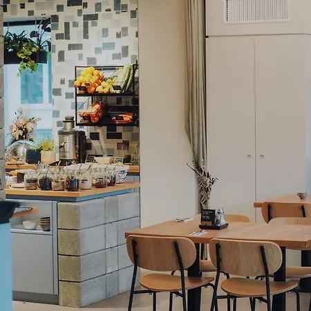 Levy's & Breakfast מלון